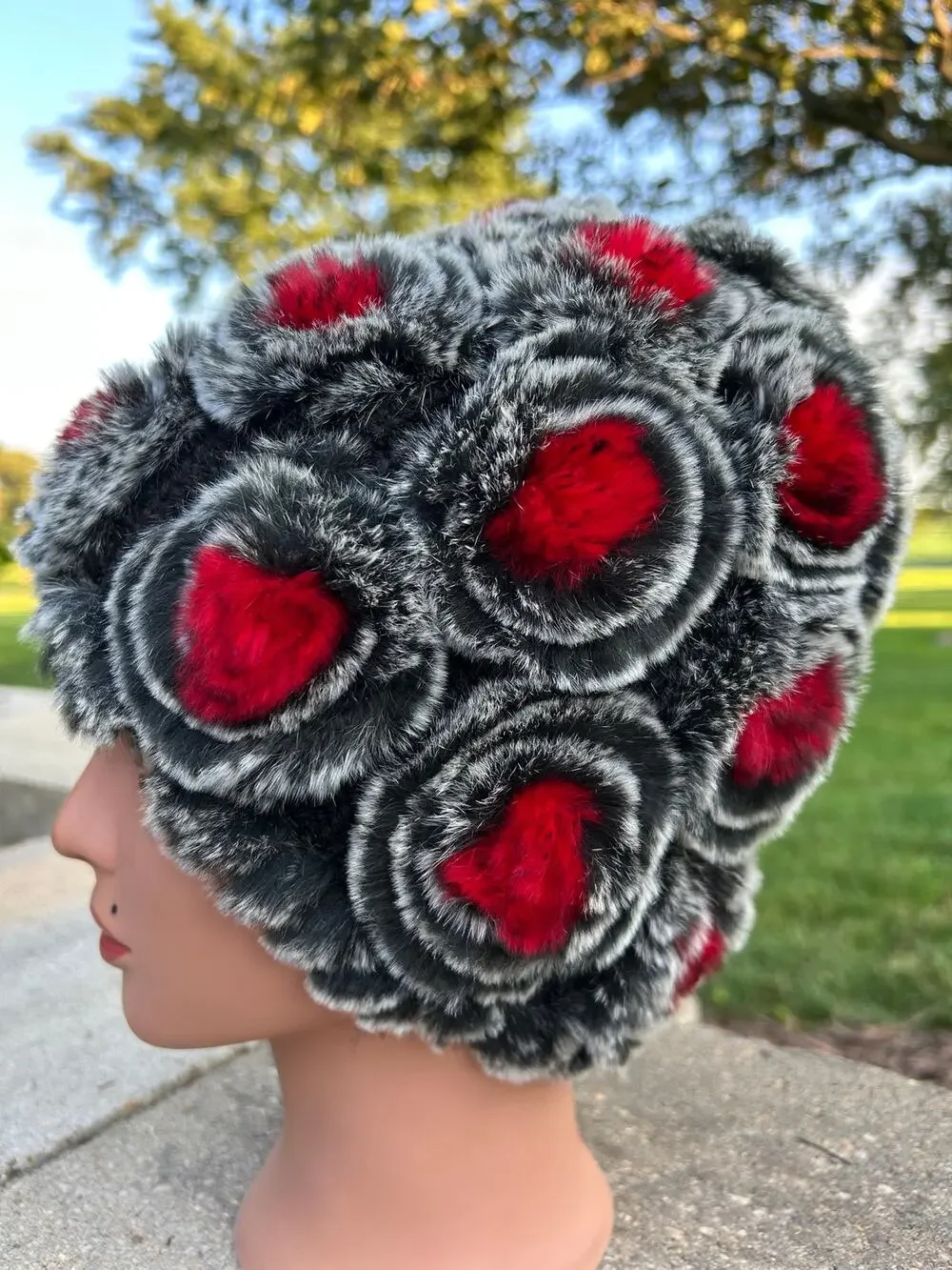 Knitted rex rabbit fur beanie hat textured rose/floral Red, black and white